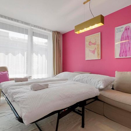 Lam Pink - Jacuzzi - Ac - Ps4 Apartment บราติสลาวา ภายนอก รูปภาพ