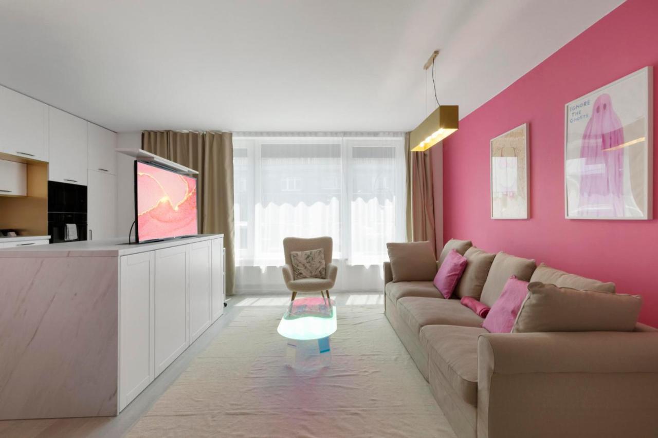 Lam Pink - Jacuzzi - Ac - Ps4 Apartment บราติสลาวา ภายนอก รูปภาพ